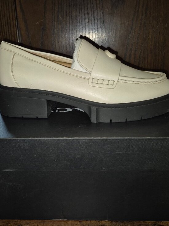 NWB Cream Coach - Leah notched sole loafers (9) - Picture 3 of 8